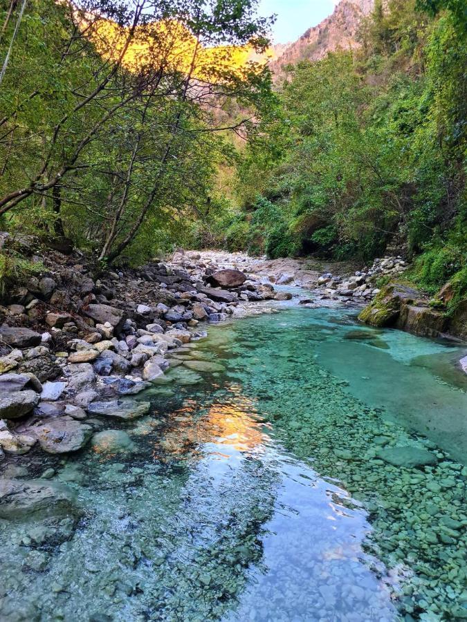 Incantevole Casa Sul Fiume, Relax E Natura Ai Piedi Della Alpi Apuane Massa  Eksteriør billede